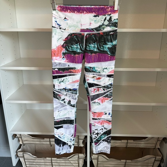 Lululemon Size 6 High Times Full-On Luxtreme Pigment Wave Multicolor Legging - Picture 3 of 7